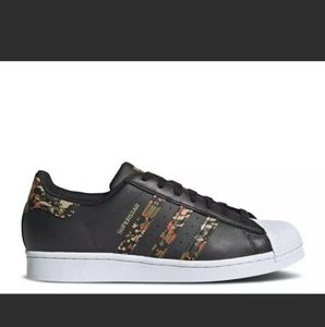 Adidas Superstar